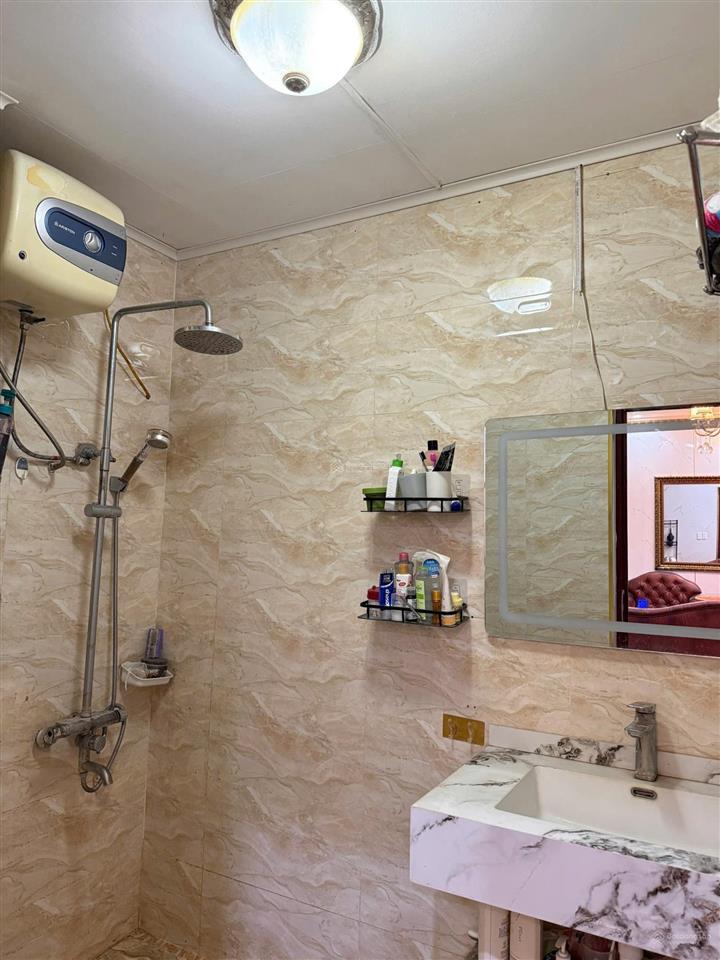 Căn hộ 2pn, 2wc, 90m2, bán tại chung cư b3 nam trung yên, giá 6,2 tỷ vnd