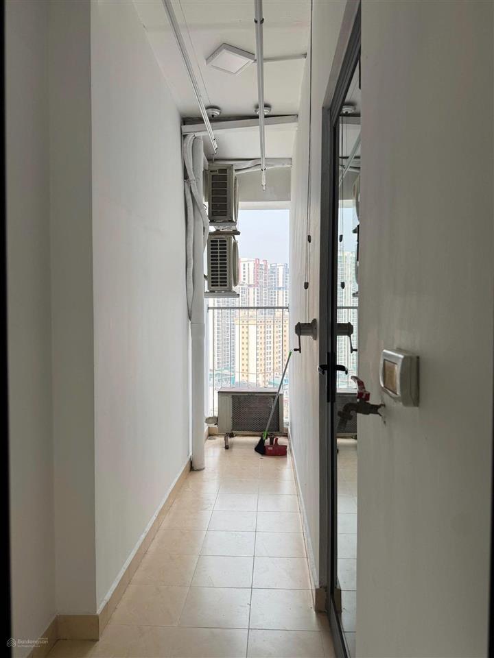 Chính chủ cần bán cc eco green city, giá 5 tỷ, diện tích 67m2, 2pn, 2wc, nhiều tiện ích đẹp