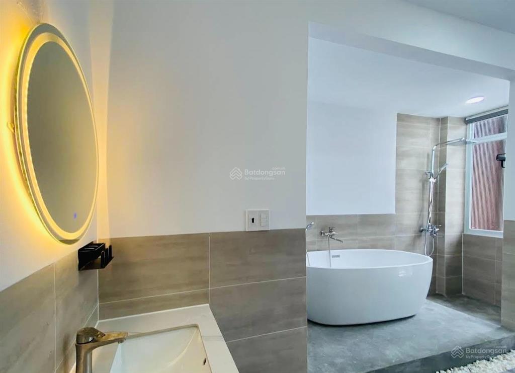 Ban khach sạn mt lý tự trọng đoạn nhà hát tphcm 4.2 x 30 hầm 8 tầng 88 tỷ