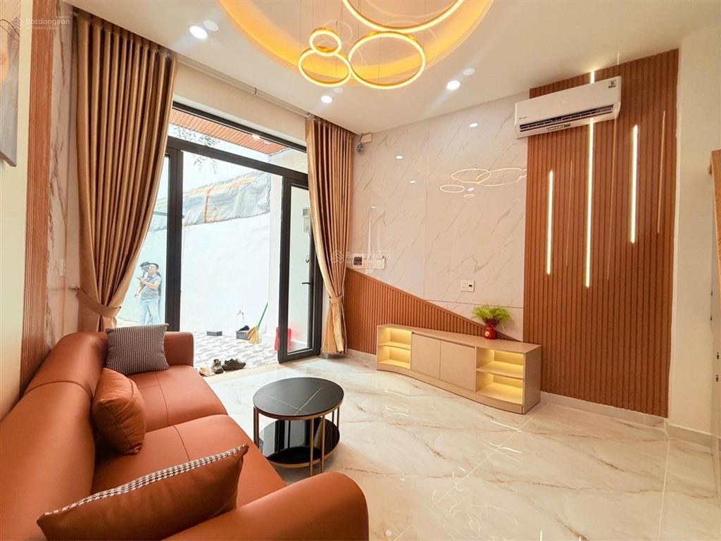 Nhà 3 tầng, 50m2, đường trần huy liệu ,phú nhuận, mời chào 7.4 tỷ