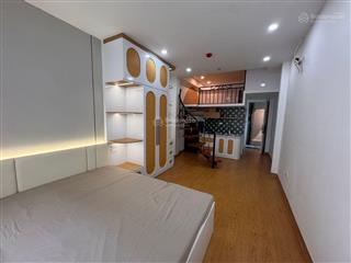 Căn hộ dv 5* full đồ, 40m,6t, sổ đỏ. thang máy .nhỉnh 12t.ôto su vào được, dòng tiền 500 triệu/năm