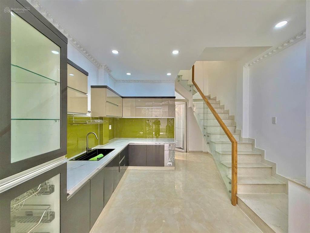 Bán nhà lê văn sỹ  phú nhuận  gần 50m2 ( 4.8 x 10 )  4 tầng  3 pn  hẻm xe hơi giá 7.25 tỷ tl
