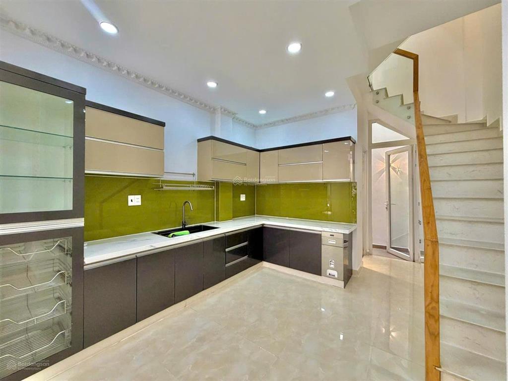 Bán nhà lê văn sỹ  phú nhuận  gần 50m2 ( 4.8 x 10 )  4 tầng  3 pn  hẻm xe hơi giá 7.25 tỷ tl