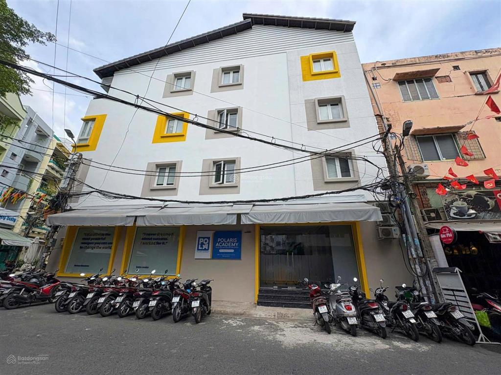 Cho thuê lại trung tâm tiếng anh giá 85tr mới 99%. khu vực nhiều trường đại học hot quận 10