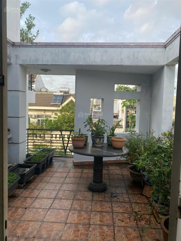 Chính chủ bán gấp nhà 2 mt trần não,q.2, 20 tỷ, 3 lầu,kết cấu chắn chắn nhà đẹp