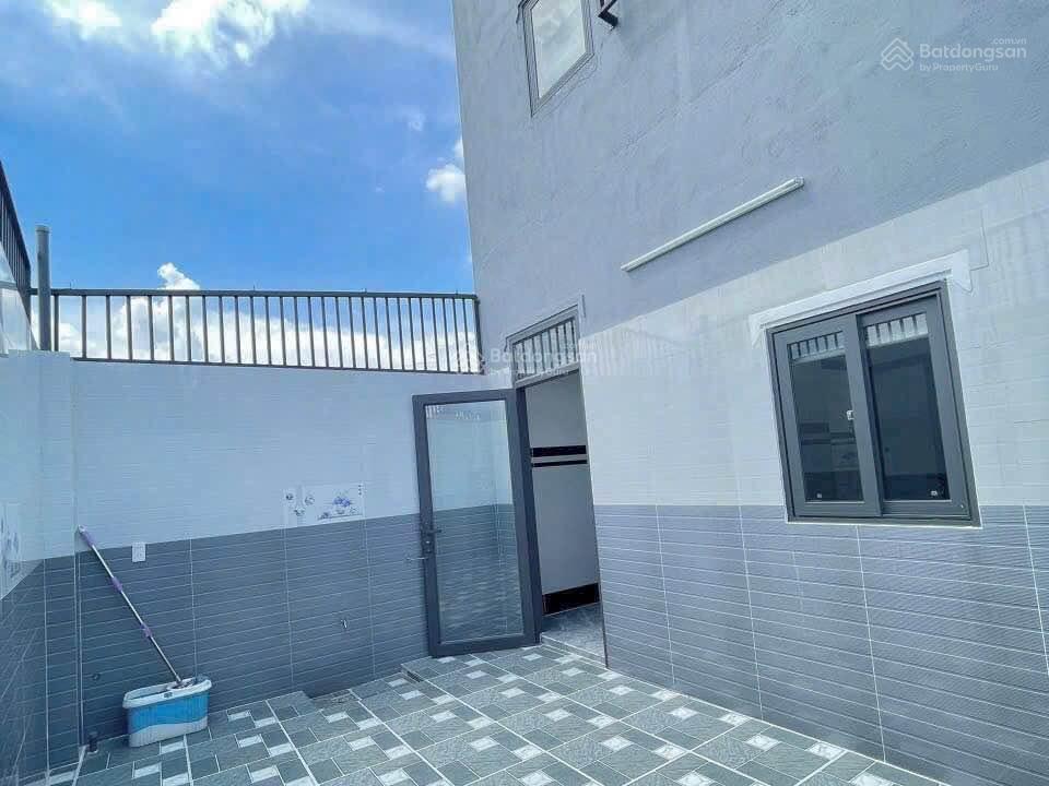 Bán nhà ngộp tại đường hồ thị lai, 2pn, giá 1 tỷ 300 triệu, sổ hồng riêng