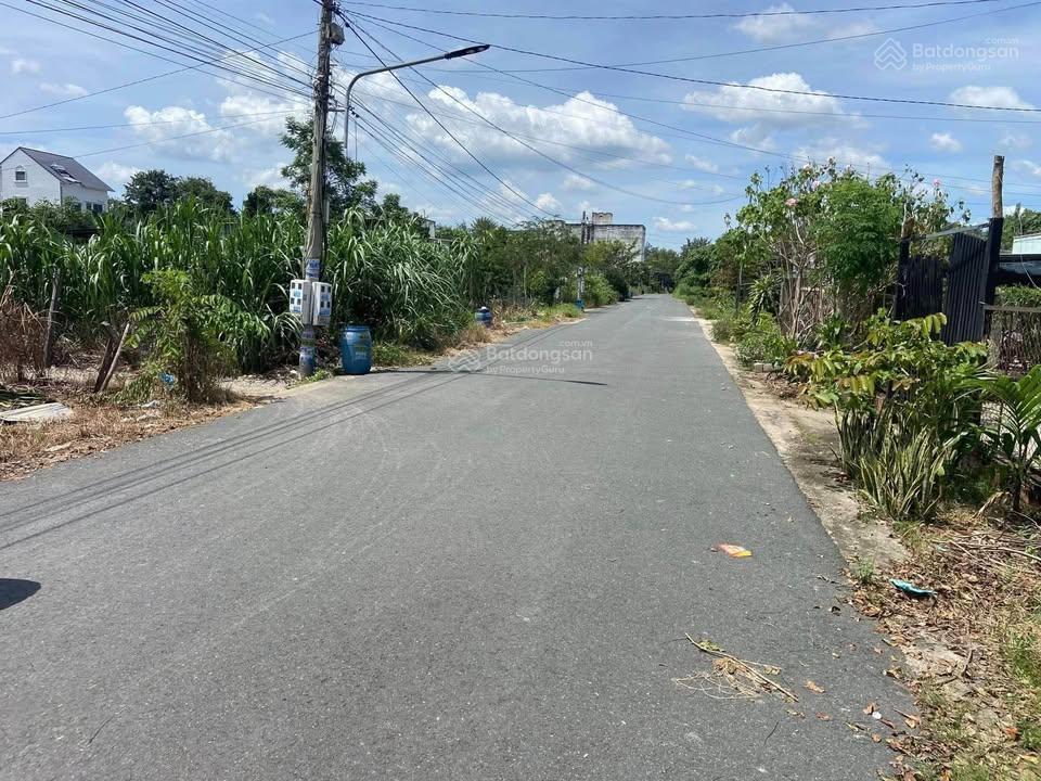 Bán gấp nhà 5x30m 150m2, giá 850 triệu, tại trần tử bình, sổ hồng riêng