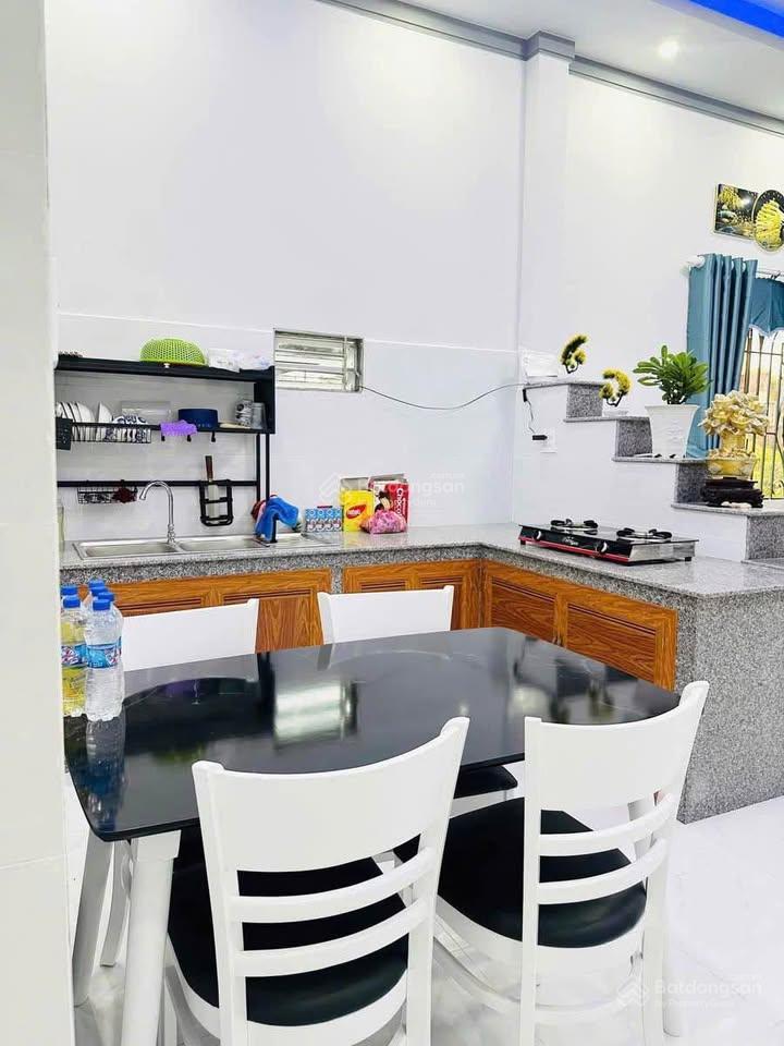 Nhà ngộp 5x30m= 150m2, giá 900 triệu ngay bệnh viện củ chi mới, sổ hồng riêng