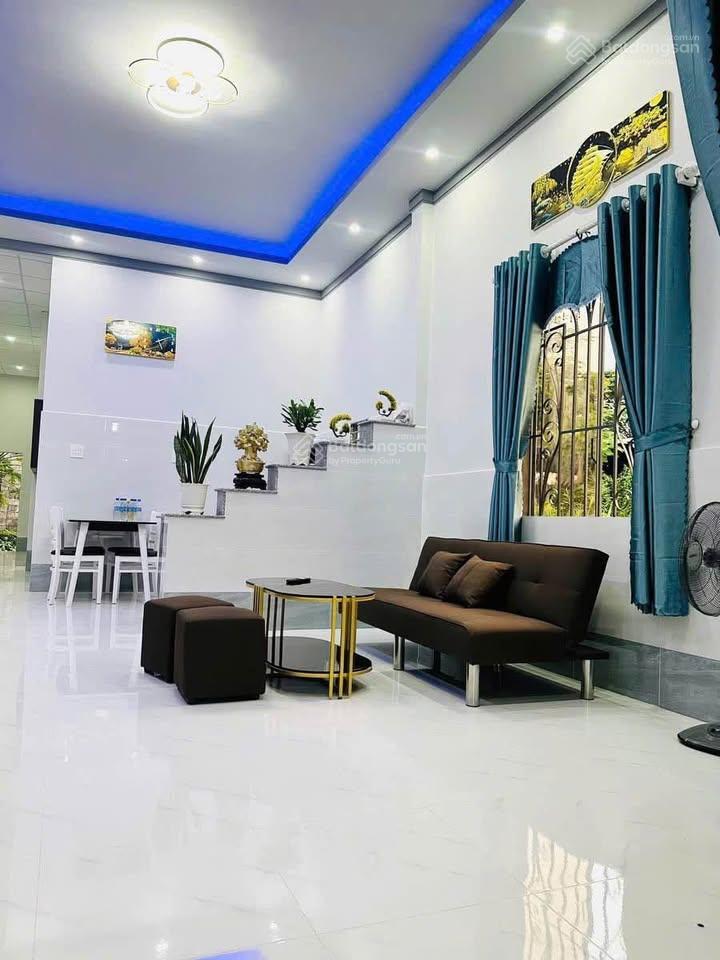 Nhà ngộp 5x30m= 150m2, giá 900 triệu ngay bệnh viện củ chi mới, sổ hồng riêng