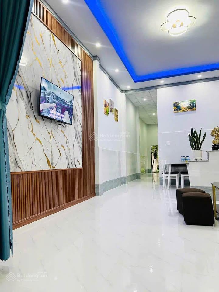 Nhà ngộp 5x30m= 150m2, giá 900 triệu ngay bệnh viện củ chi mới, sổ hồng riêng