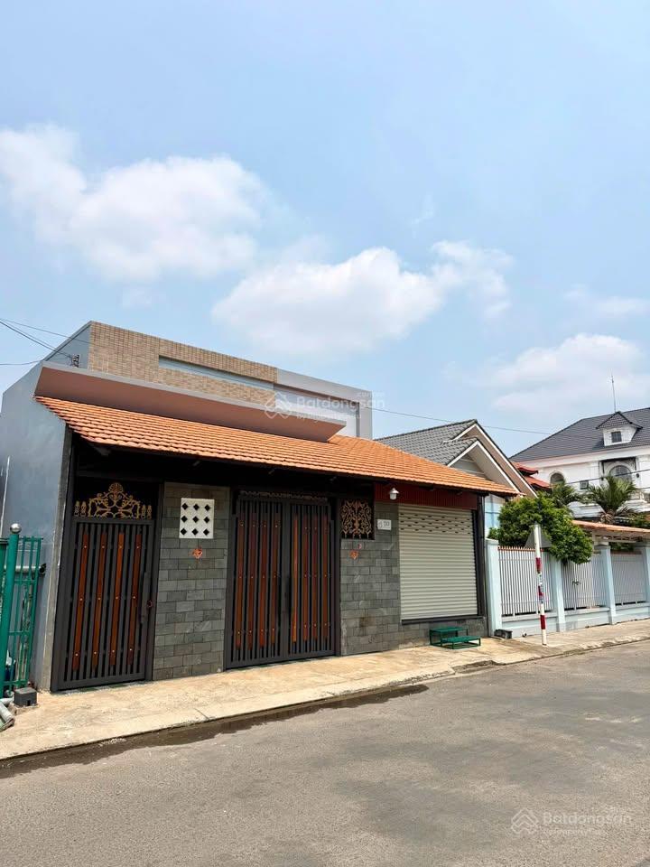 Bán gấp nhà 9x14m= 126m2, giá 850 triệu, đường cây da, sổ hồng riêng