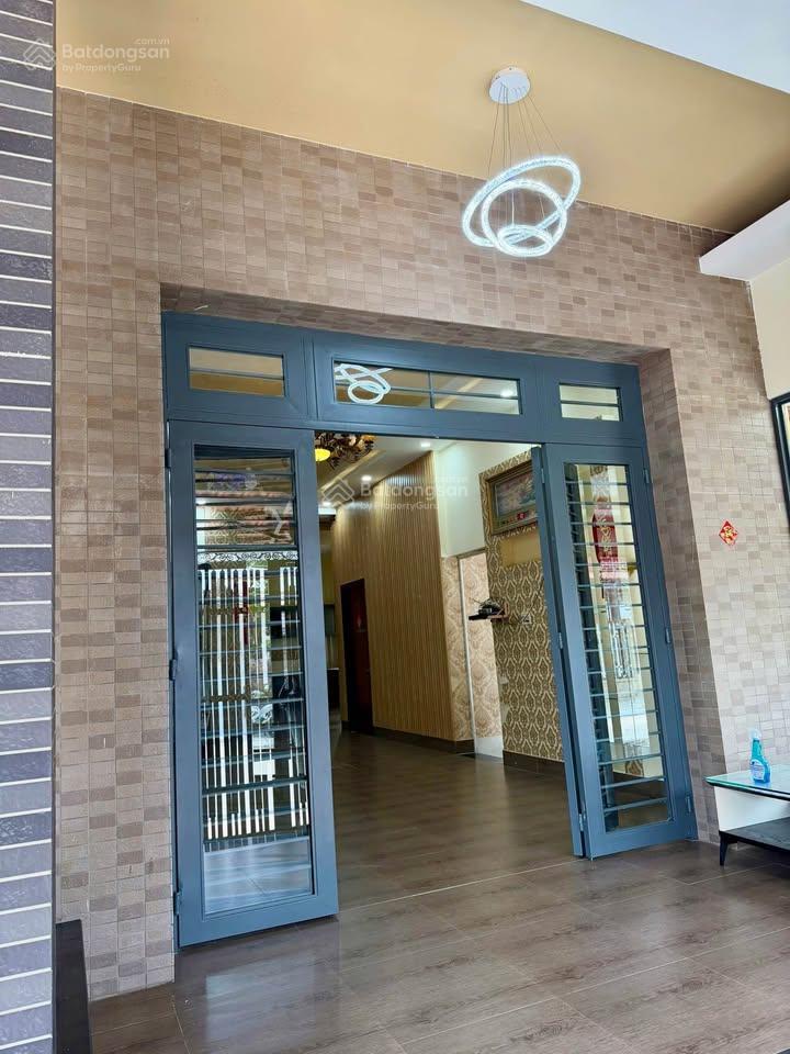 Bán gấp nhà 9x14m= 126m2, giá 850 triệu, đường cây da, sổ hồng riêng