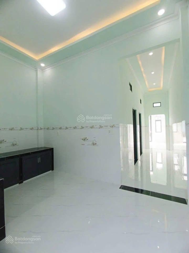 Nhà ngộp 5x30m= 150m2 giá 900 triệu, đường nguyễn văn hoài, sổ hồng riêng