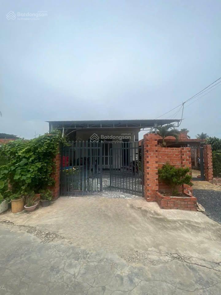 Nhà ngộp 7x33m= 232m2 giá 950 triệu, đường liêu bình hương, sổ hồng riêng