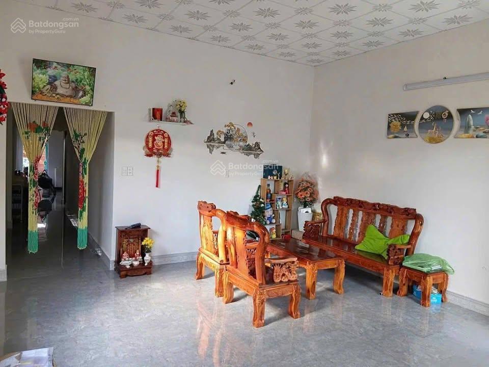 Bán nhà 5x30m= 150m2 đường vườn thuốc, giá 900 triệu, sổ hồng riêng