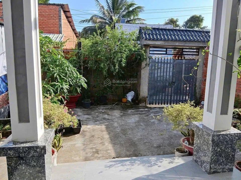 Bán nhà 5x30m= 150m2 đường vườn thuốc, giá 900 triệu, sổ hồng riêng