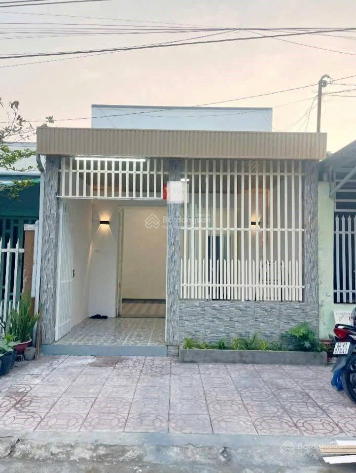 Bán nhà 5x25m= 125m2 tại trần văn chẩm, sổ hồng riêng, 1,8 tỷ