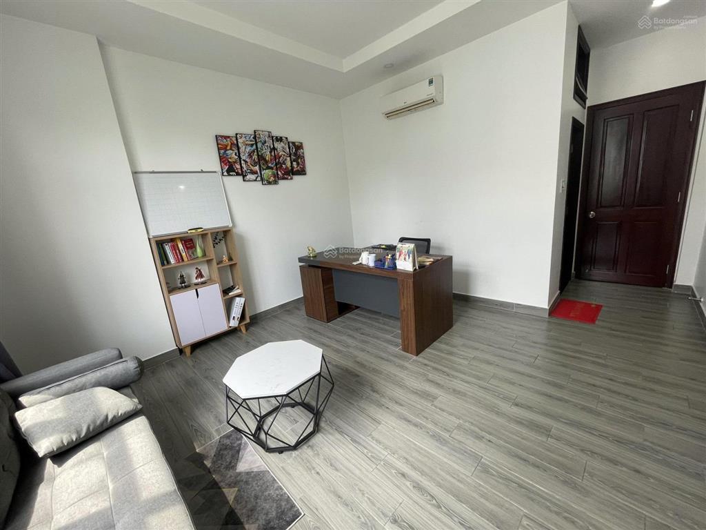 Giá 5.3 triệu cho vp đủ nội thất trung tâm bình thạnh rộng 25m2 cho 10 người ngồi