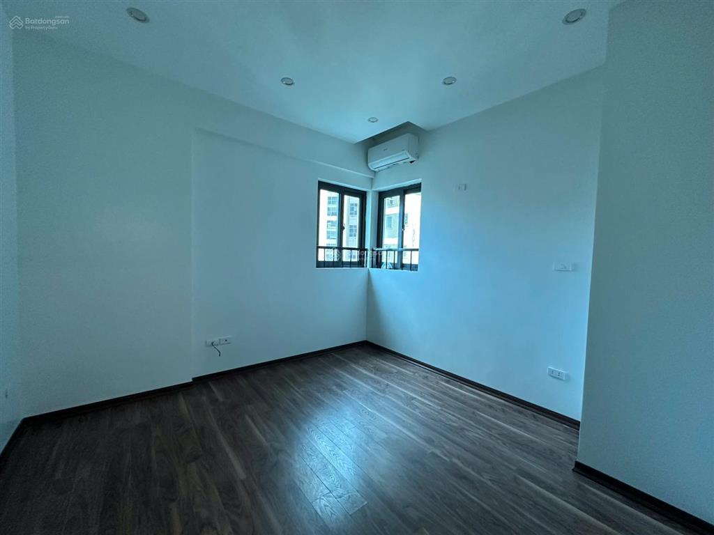 Chung cư b11 nam trung yên  64m², 2 phòng ngủ, 2 vệ sinh, giá 5,7 tỷ nhà đẹp nội thất cơ bản