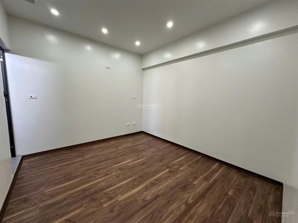 Chung cư b11 nam trung yên  64m², 2 phòng ngủ, 2 vệ sinh, giá 5,7 tỷ nhà đẹp nội thất cơ bản