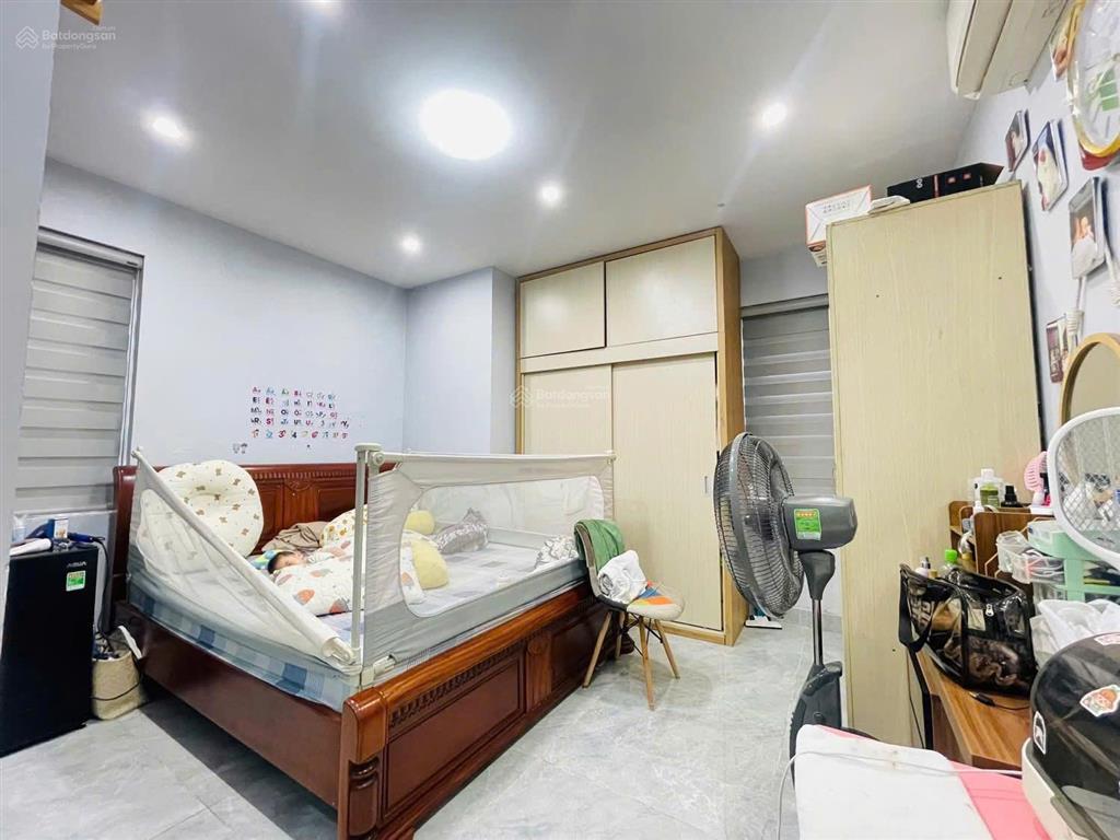Đúng 4 tỷ căn hộ 2 ngủ nam trung yên  sẵn ở  full nội thất