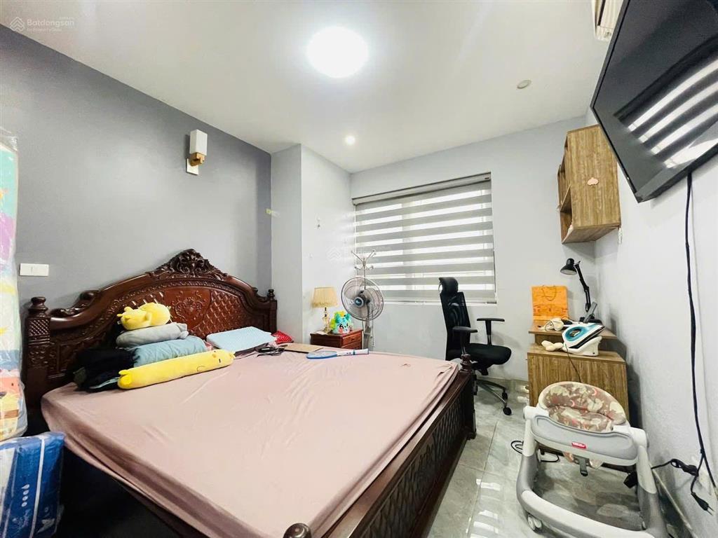 Đúng 4 tỷ căn hộ 2 ngủ nam trung yên  sẵn ở  full nội thất
