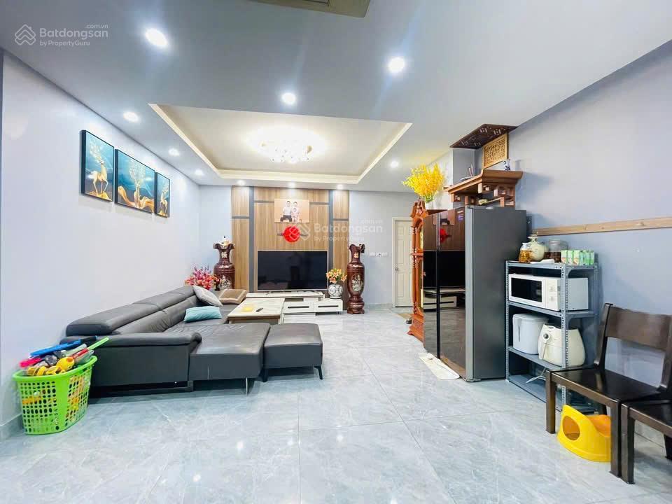 Đúng 4 tỷ căn hộ 2 ngủ nam trung yên  sẵn ở  full nội thất