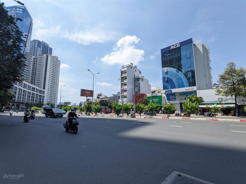 Mặt tiền nguyễn hữu cảnh, quận bình thạnh  dt 5x42m  cn 212m, hầm 7 tầng  giá 68 tỷ