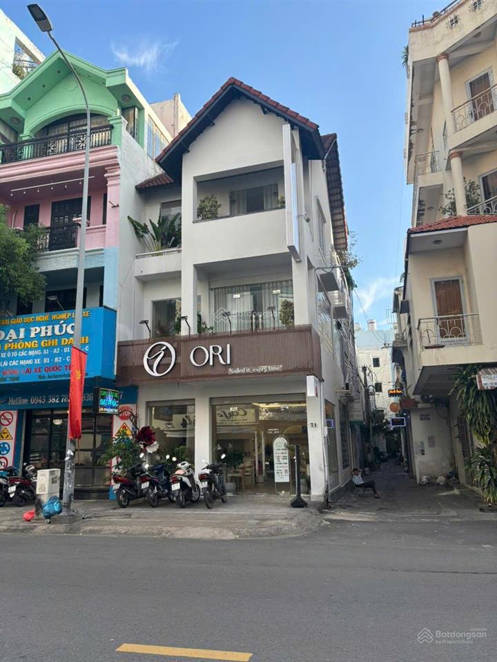 Bán góc 3 mặt tiền bùi thị xuân, quận 1  dt 5x13m  5 tầng  giá 39 tỷ