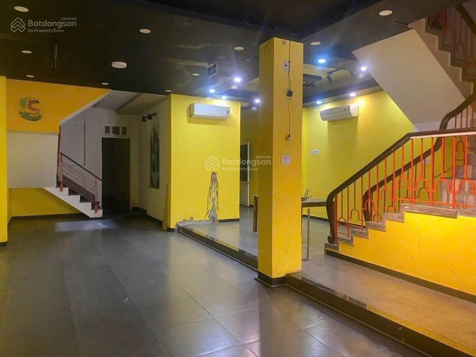 Cho thuê nhà mặt tiền 4 tầng  đường tô hiến thành  khu phố hàn nha trang.