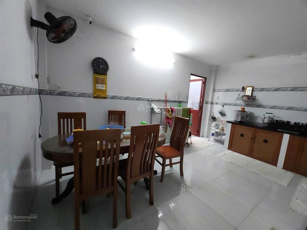 Nhà 100m2 ngang 5m. sổ hồng riêng có sân để xe hơi . đường xe tải thông