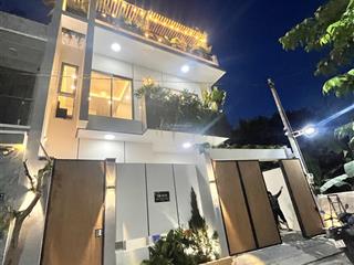 Biệt thự ngang 10m, công nhận gần 200m2. có 5 phòng, 6wc, xuân thới sơn, hóc môn gần nguyễn thị thử