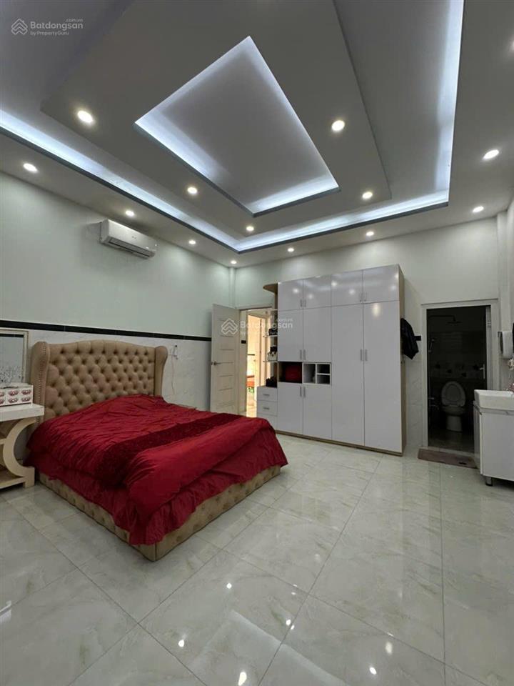Nhà ngang 8m ngay chợ đầu mối hóc môn, đường xe tải. 3 phòng ngủ khép kín, sân thượng rộng