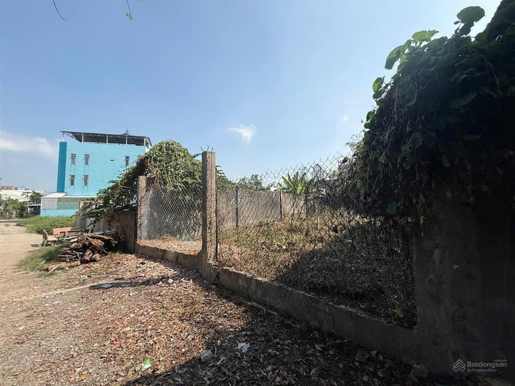 Đất gần 150m2, ngang 6m. sát đường tô ký. hóc môn.