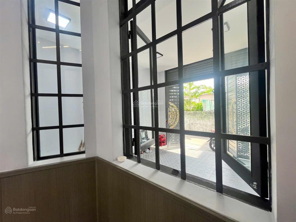 Nhà 2 tấm sát chợ hóc môn, đường lý thường kiệt. 3 phòng ngủ. đường xe hơi.