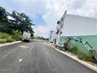 Đất thổ cư ngay chợ hóc môn ngang gần 8m. đường xe tải. giá 3 tỷ 150