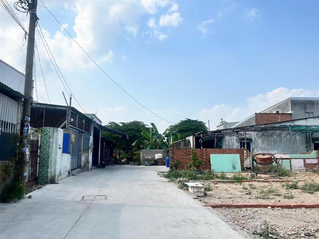 Đất thổ cư hóc môn 200m2, đường xe tải