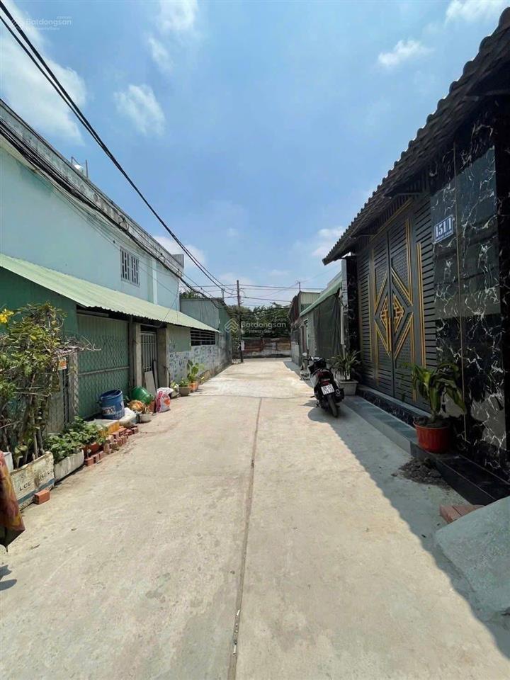 Đất full thổ cư hóc môn ngang 8m. đường xe hơi