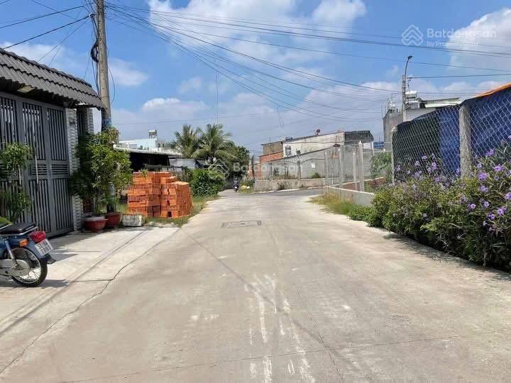 Đất thổ cư gần 300m2. gần ql22. đường xe tải