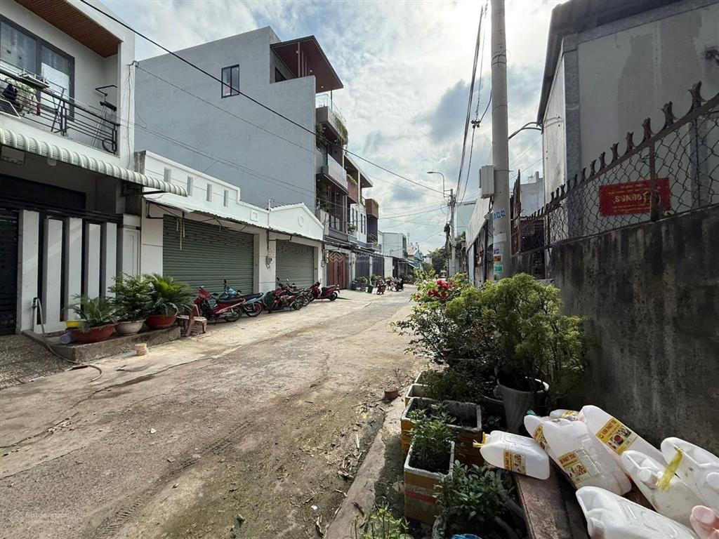 Đất trung chánh 130m². đồng tâm. trung chánh. đường xe tải.