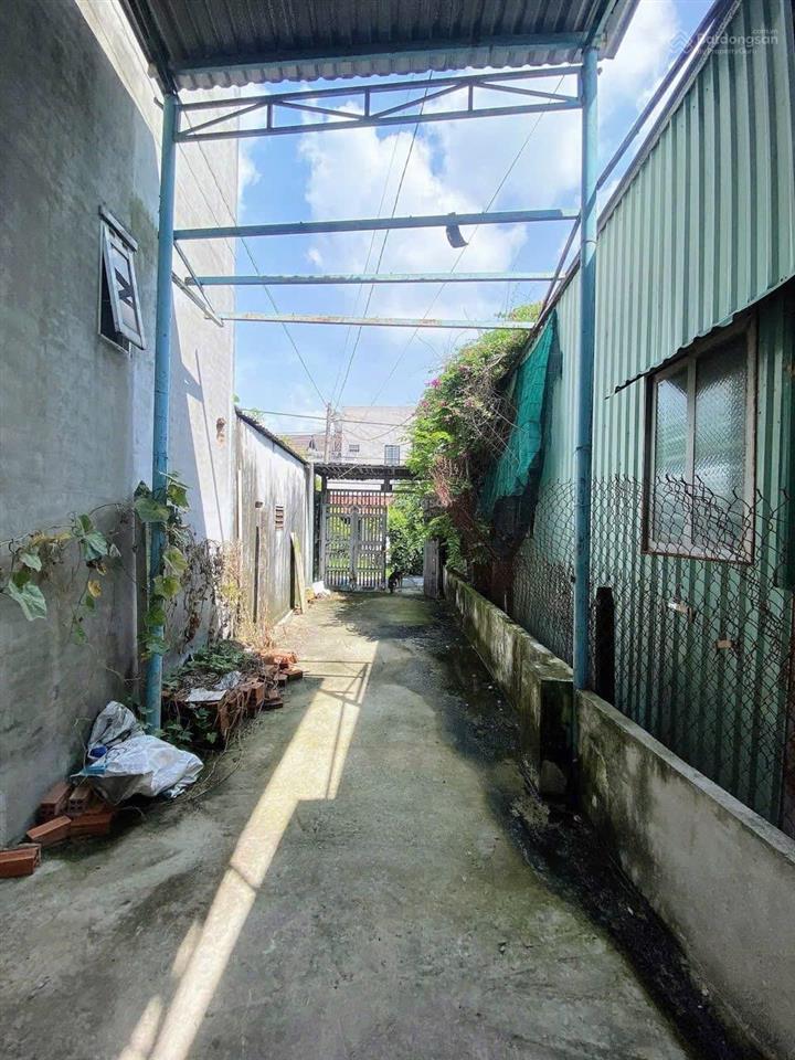 Nhà 160m² sổ riêng gần chợ xuân thới sơn giá 3 tỷ 390