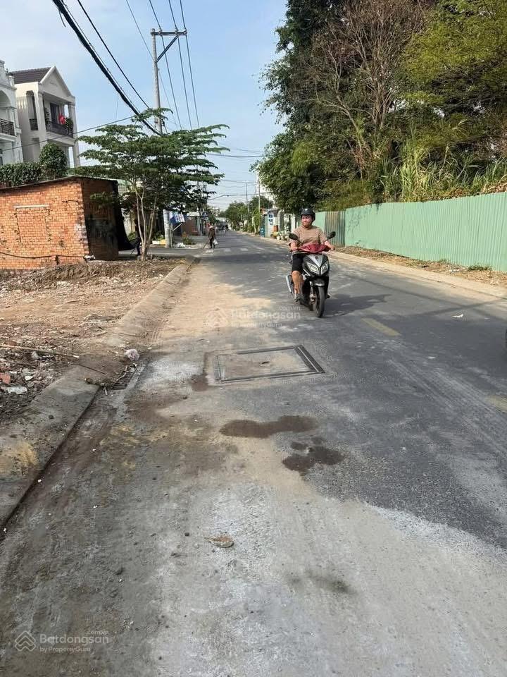 Đất 2 mặt tiền sát lê lợi. hóc môn