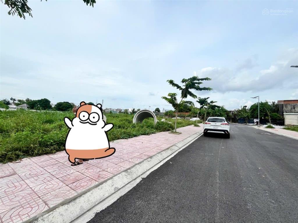 Đất trong khu dân cư sát chợ hóc môn.