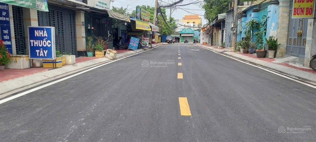Đất sát ủy ban xuân thới sơn ngang 6m dài gần 20m, đường 5m. giá 3 tỷ 490