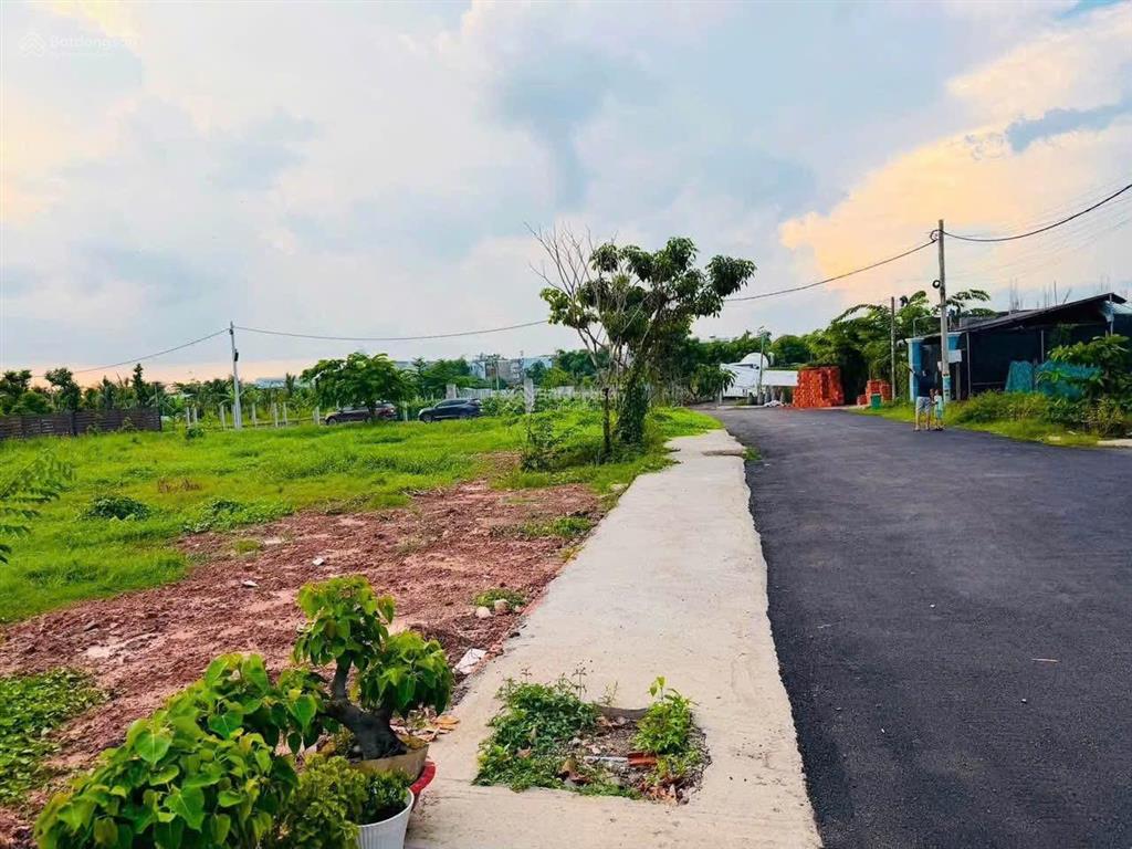Đất thổ cư gần 130m² gần chợ xuân thới thượng. ngang 5 dài 25, đường nhựa