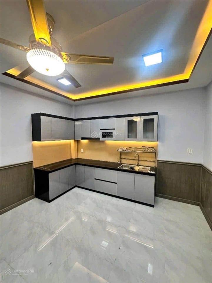 Nhà mới xây 100m², 2 lầu ngay đường lý thường kiệt. thị trấn hóc môn