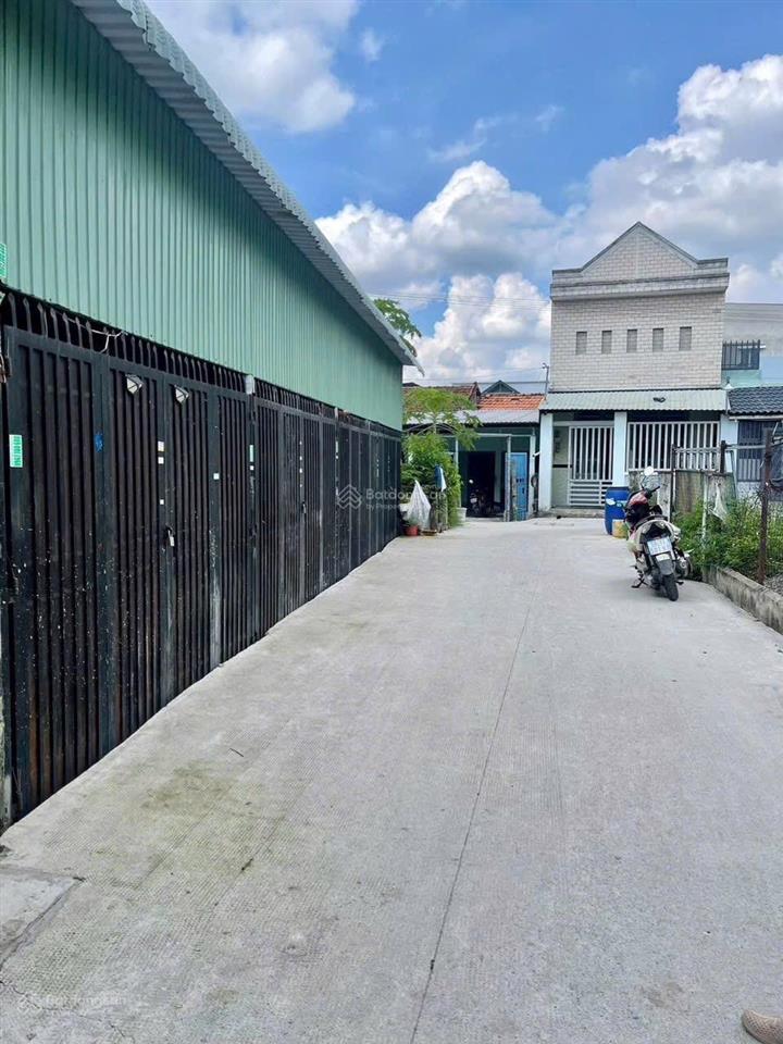 Bán dãy nhà trọ gần 300m2 xuân thới sơn, hóc môn. đang cho thuê 20tr/th