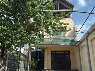 Cho thuê nhà 3 lầu mặt tiền dương công khi 250m2, có 6 phòng ngủ, 5 wc. giá 15tr/th