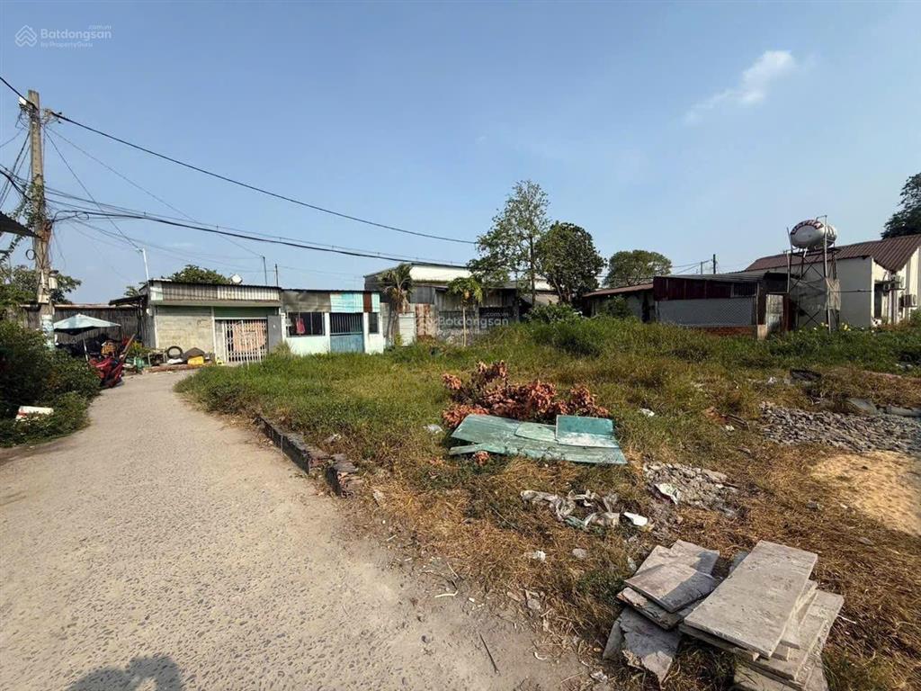 Đất full thổ ngang 8m giá 2 tỷ 5. xuân thới sơn. hóc môn, đường 3,5m