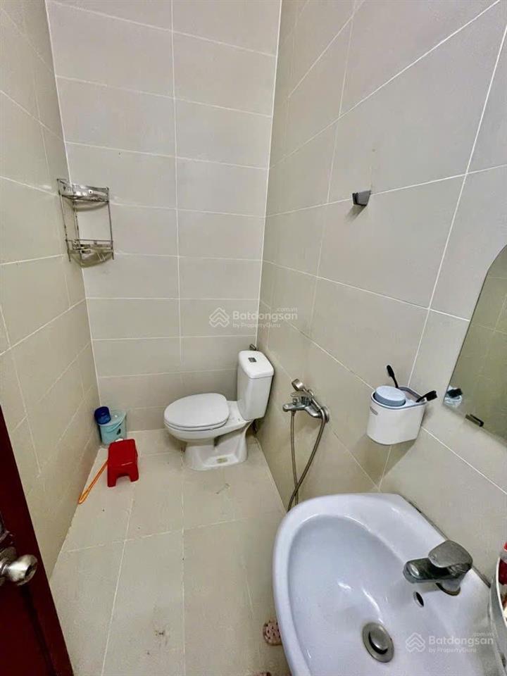 Nhà 5,5x17m  dt 84m2  hẻm rộng 4m  đoàn văn bơ  sổ hoàn công  quận 4  7,6 tỷ